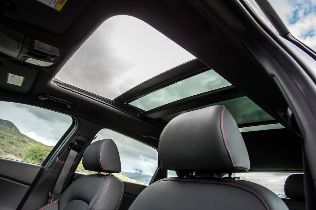 what must we know about sunroof glass in car? 100% luxury 2 sunroof glass